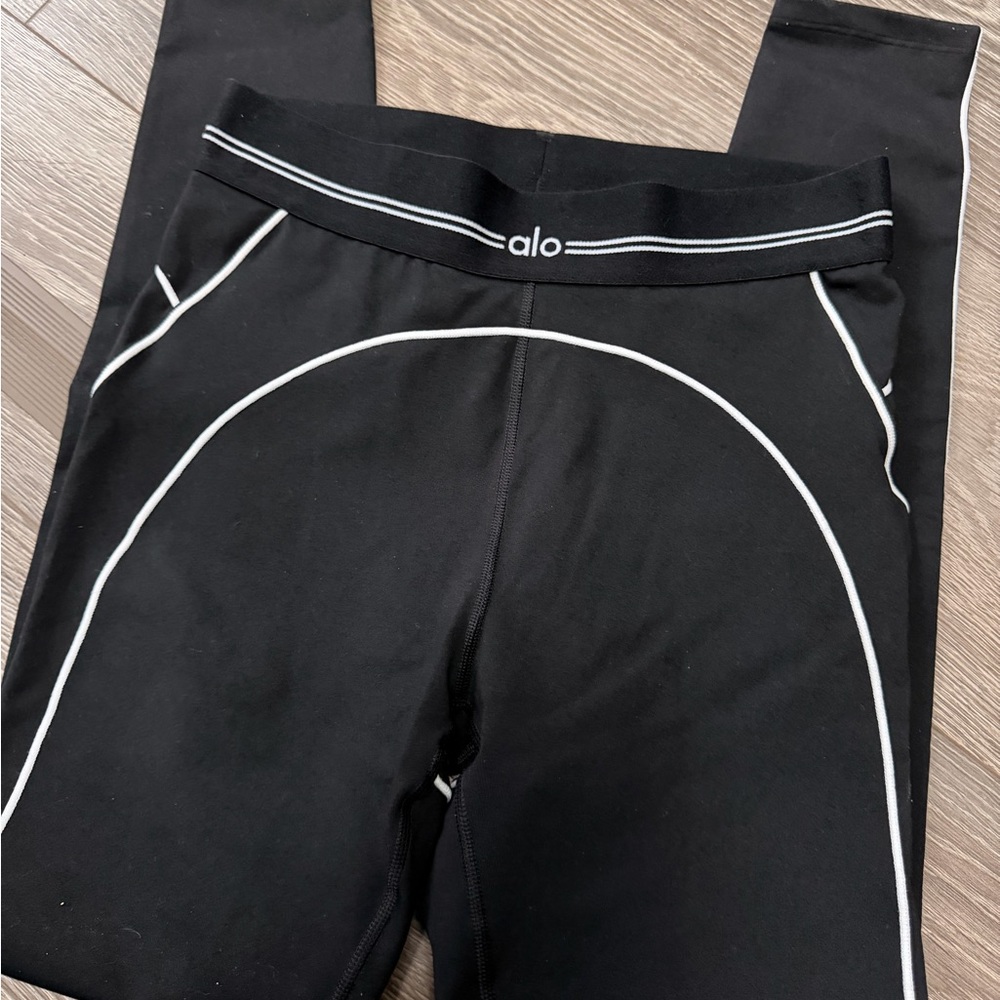 NWT Alo Black Leggings L